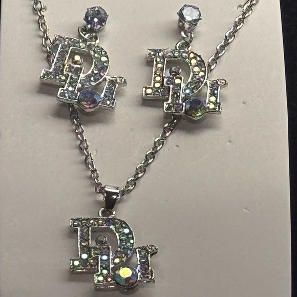 Fashion Jewelry Silver Tone Iridescent Crystal Necklace & Earring Set - Picture 2 of 6